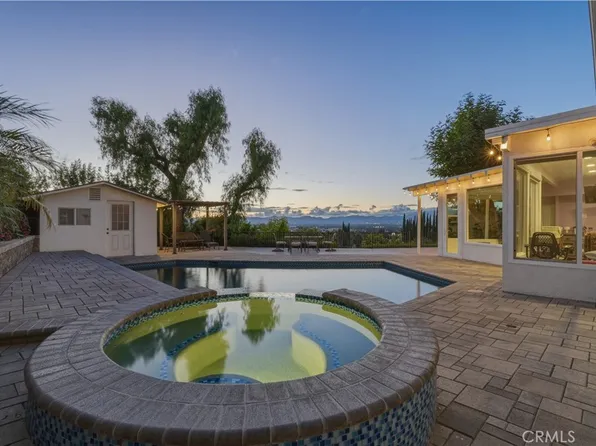 17132 Oak View Dr, Encino, CA 91316