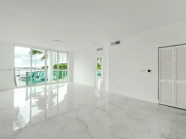 7914 Harbor Island Dr #106 — Photo 3