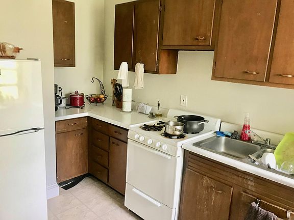 4th image of 21 E Springfield St APT 4