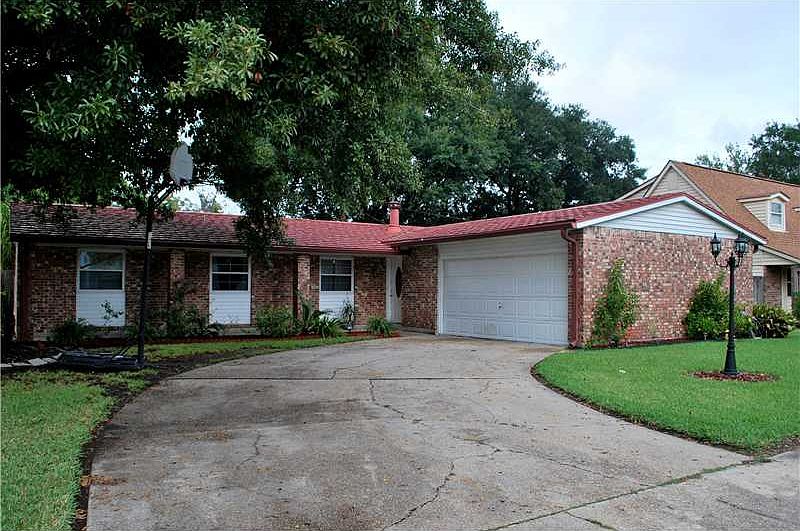 1st image of 401 Belle Chase Dr