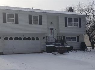 91 Hutchinson Dr, North East, PA