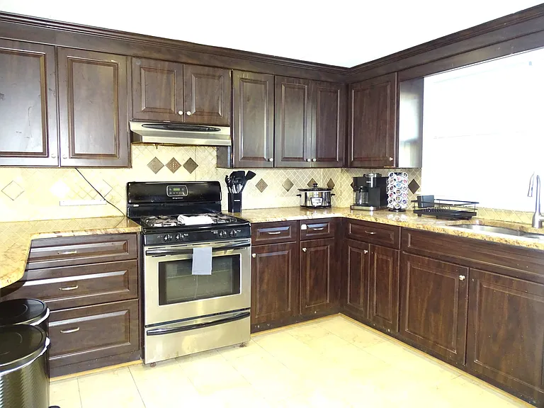 303 Bishop St #1 — Photo 4