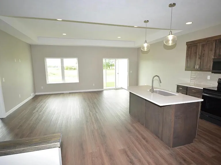 1398 Belmont Park Ave — Photo 2