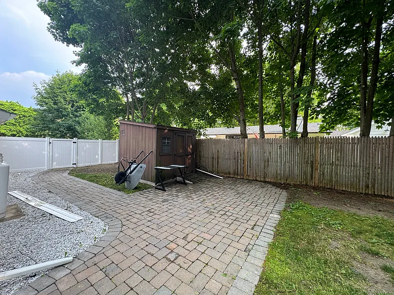 26 Fox Ln — Photo 27