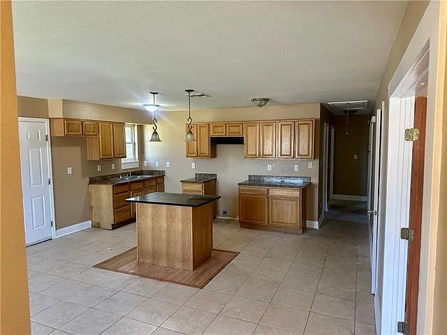 7505 Shorewood Blvd — Photo 3