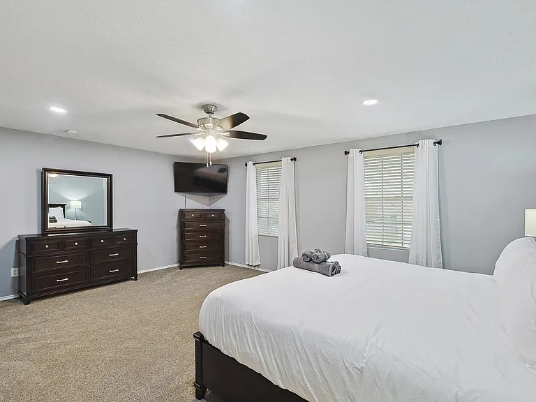 2136 Dayton Ln — Photo 17