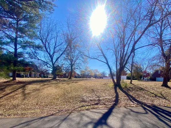 Azalea Ln, Amory, MS 38821