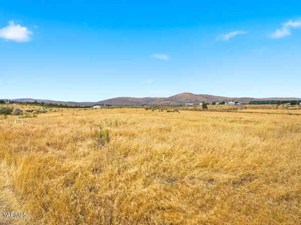 Nka Wakatak Rd, Yakima, WA 98908