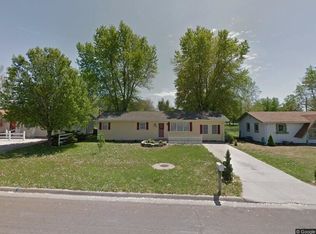 615 E Garfield St, Iola, KS 66749