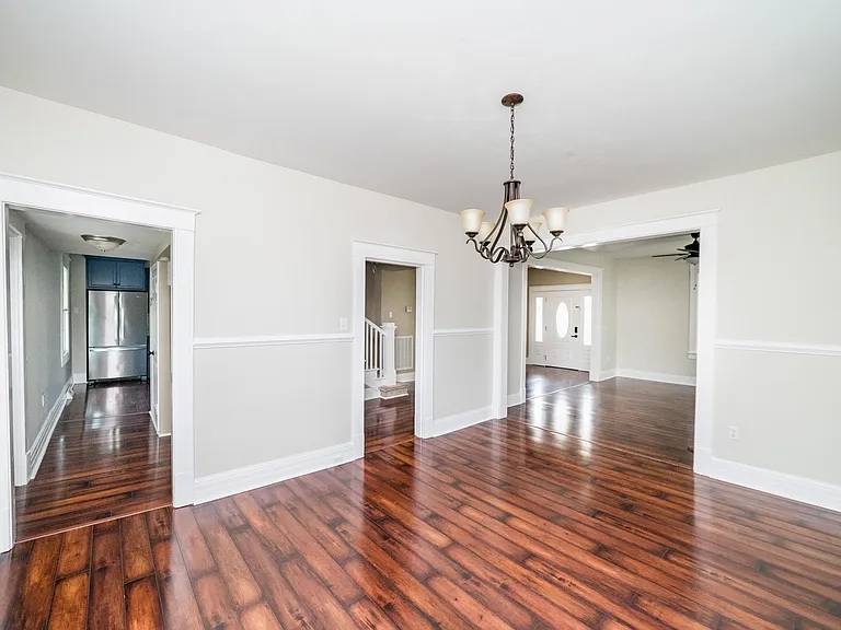 310 Sussex St — Photo 16