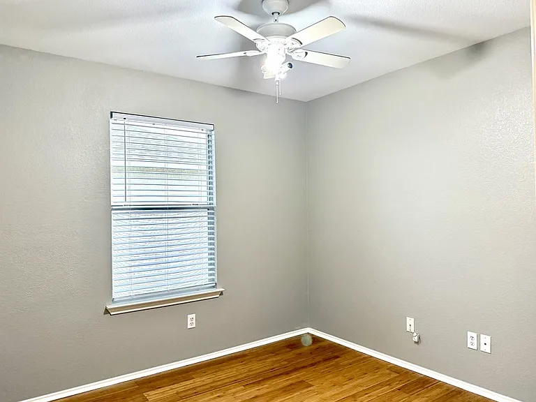 216 Pullman Place Blvd — Photo 12