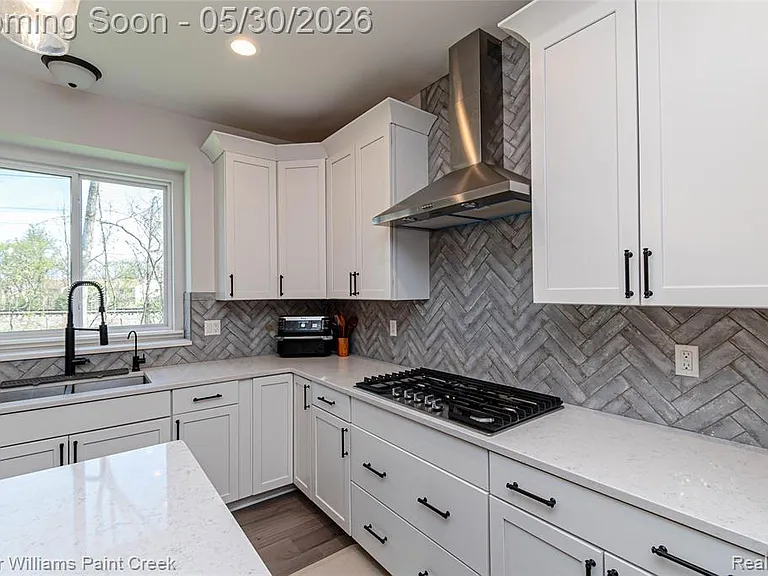 375 Amelia Cir — Photo 25