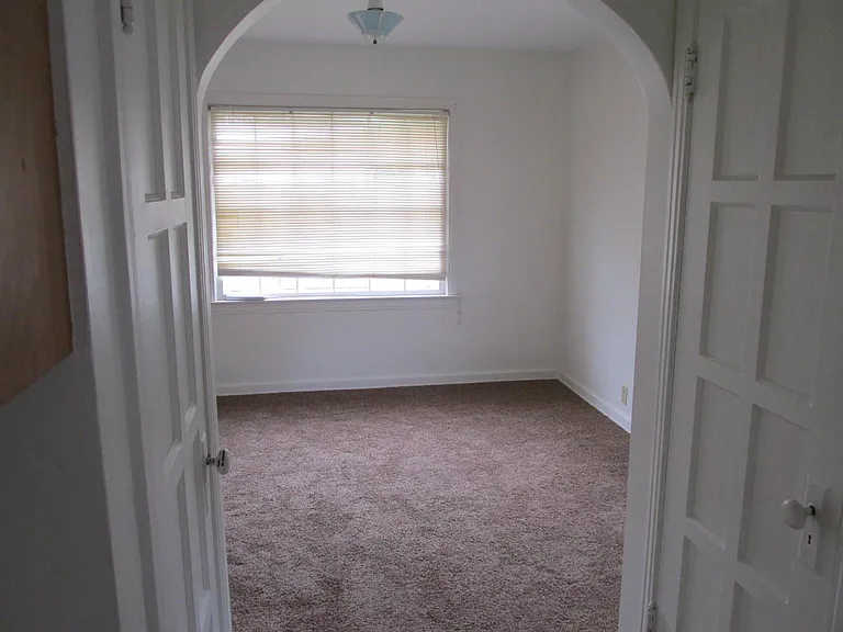 1042 Taggart St NW — Photo 6