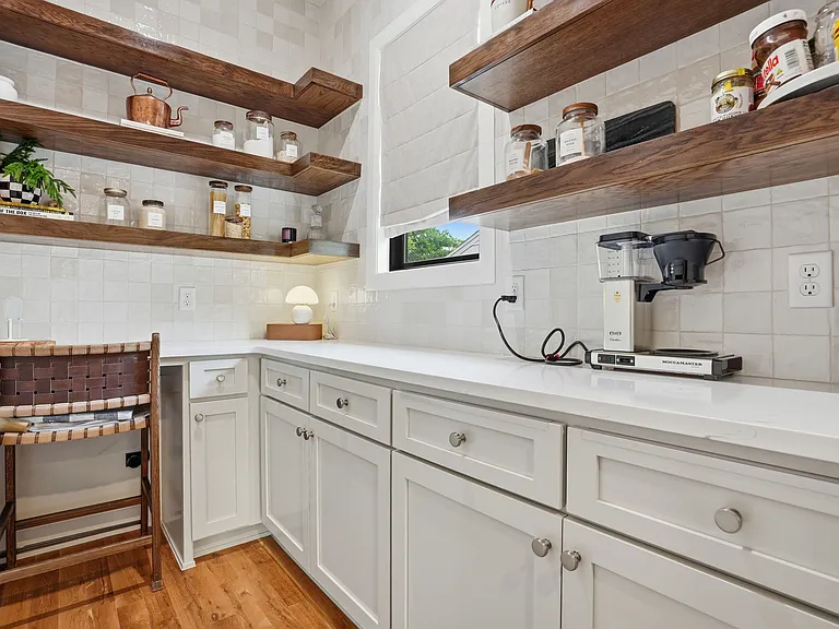3917 S Madison Ave — Photo 13