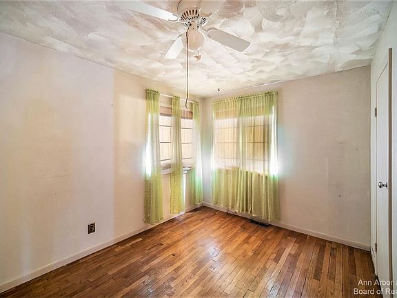 2nd image of 422 W Middle St