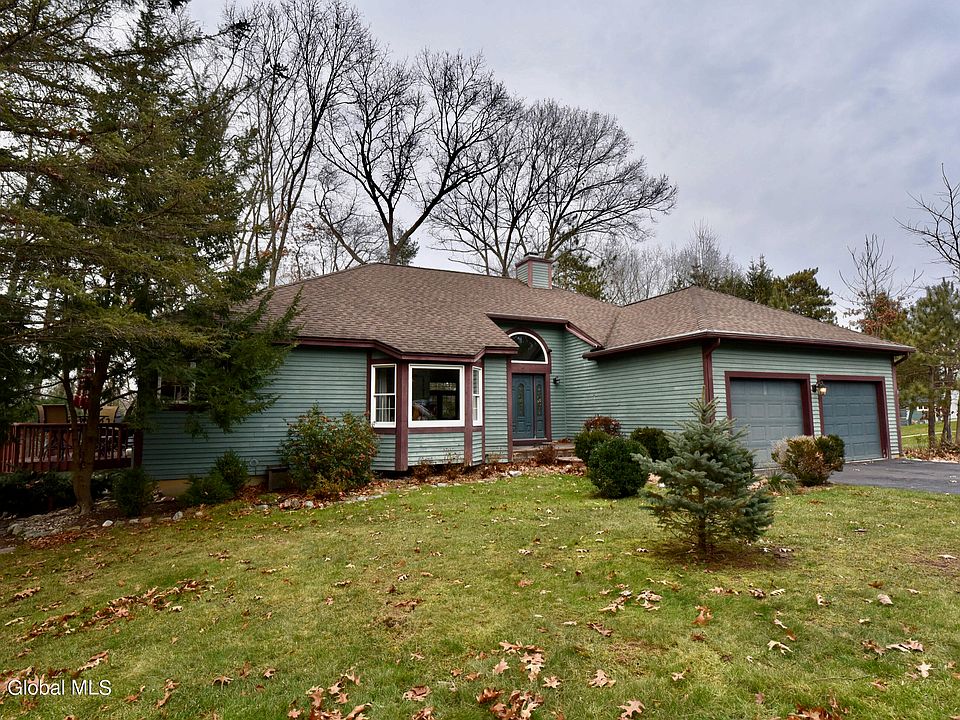 1st image of 7 Pine Forest Ln
