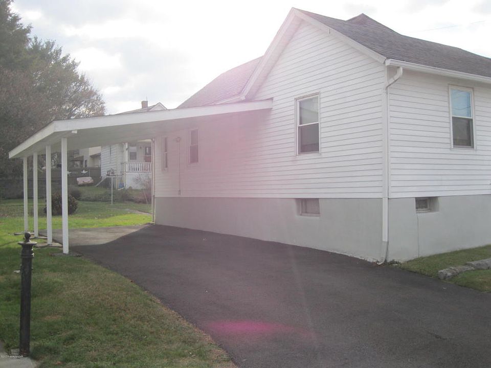2nd image of 175 Center St