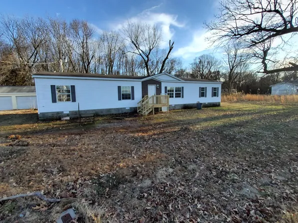 370 Dr Smith Ln, Calvert City, KY 42029