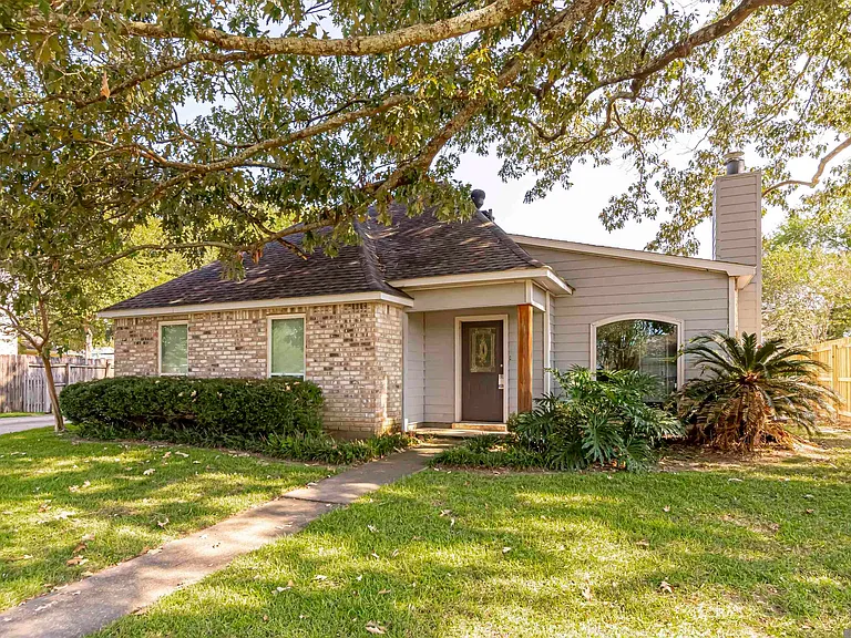 13333 Parwood Ave — Photo 1