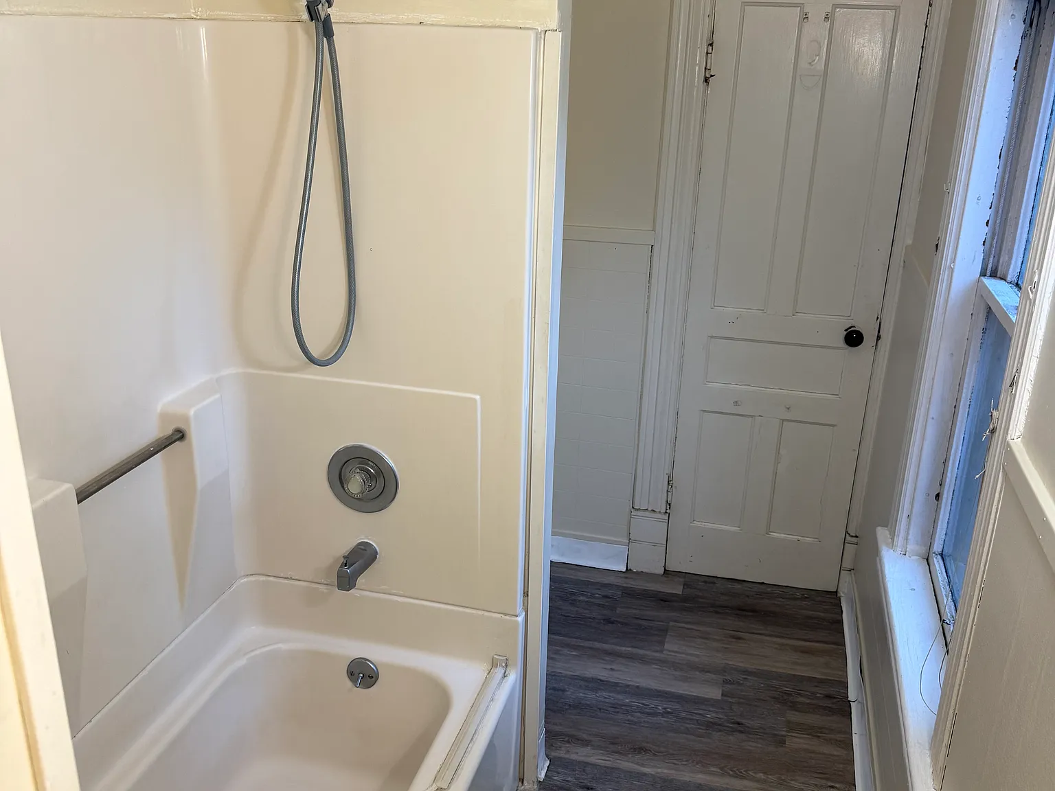 5 bed, 2000 sqft, $5,500 — Photo 4
