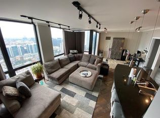 210 S Des Plaines St #2211, Chicago, IL 60607