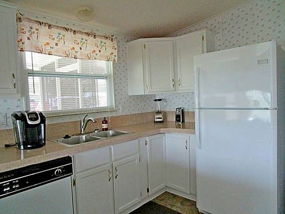 3rd image of 4143 Bald Cypress Dr