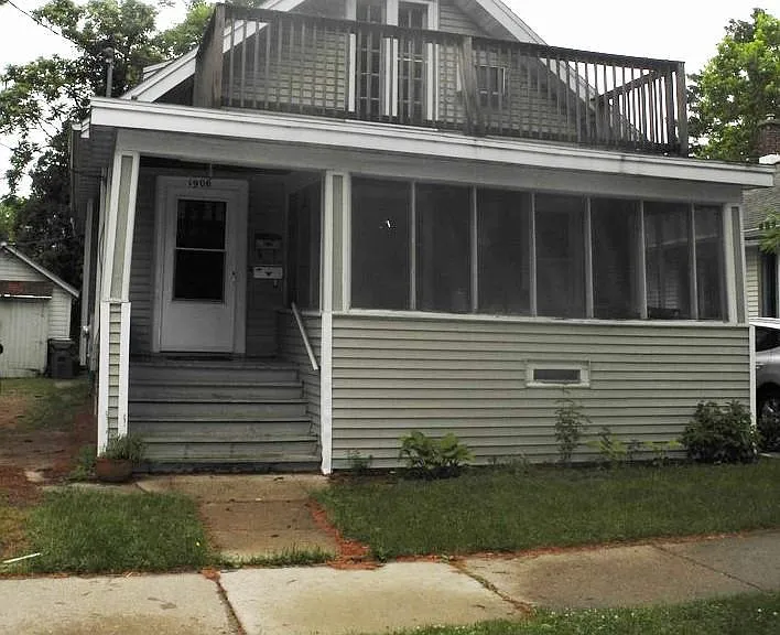 1906 E Mifflin St #2 — Photo 1