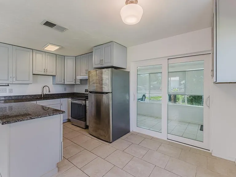 16599 Davis Rd — Photo 15