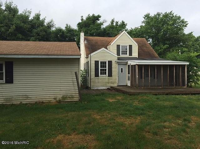 2nd image of 2465 Brackett Ave