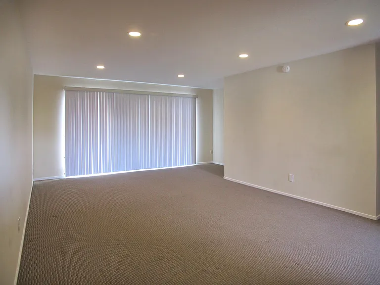 1742 Spruce St #32 — Photo 5
