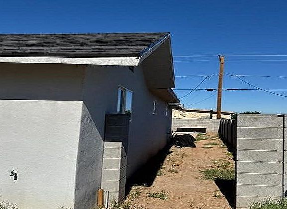 2nd image of 2414 E Roeser Rd