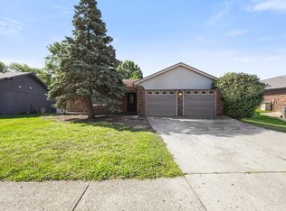 5535 Hill Rise Dr, Indianapolis, IN 46237