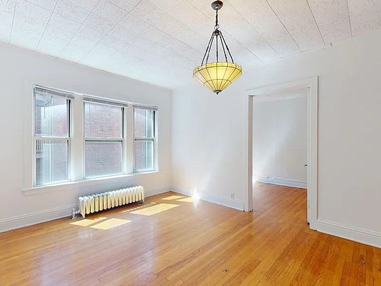 1358 E. 58th Street — Photo 23