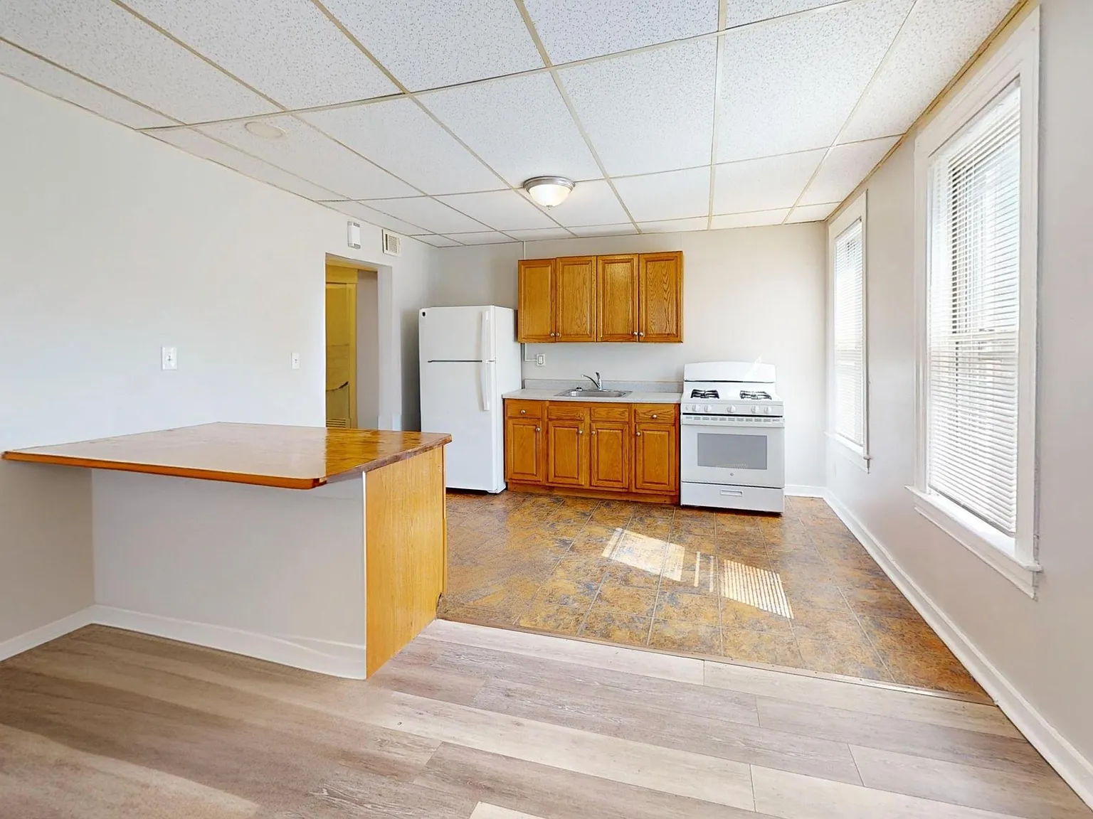 3 bed, $1,095 — Photo 2