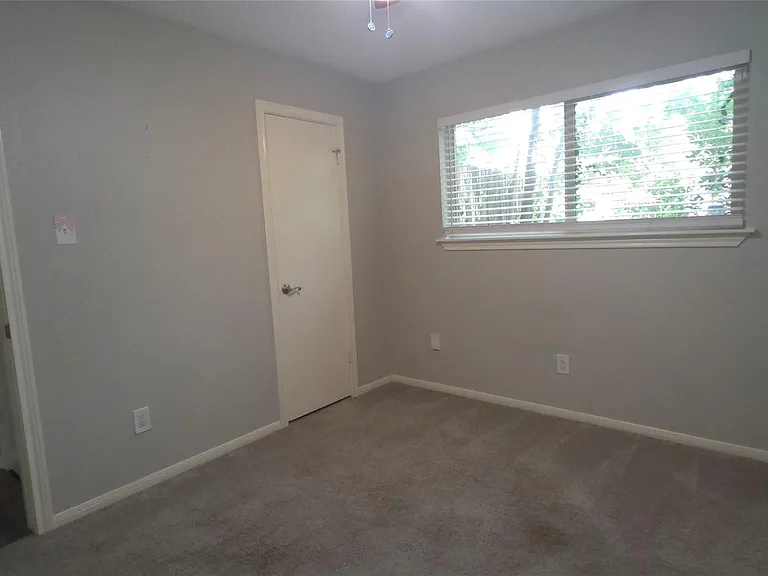 1119 Montour Dr — Photo 18