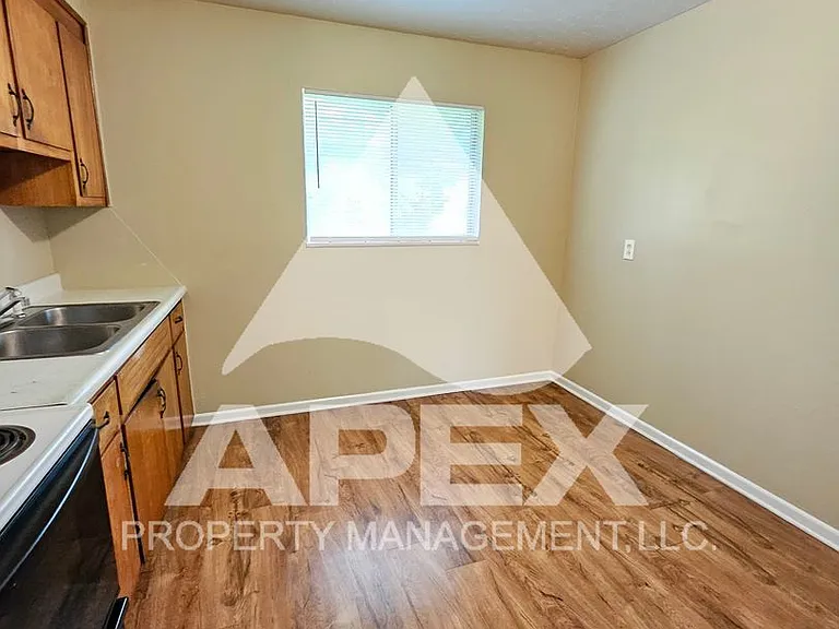 Springdale Apartments — Photo 43