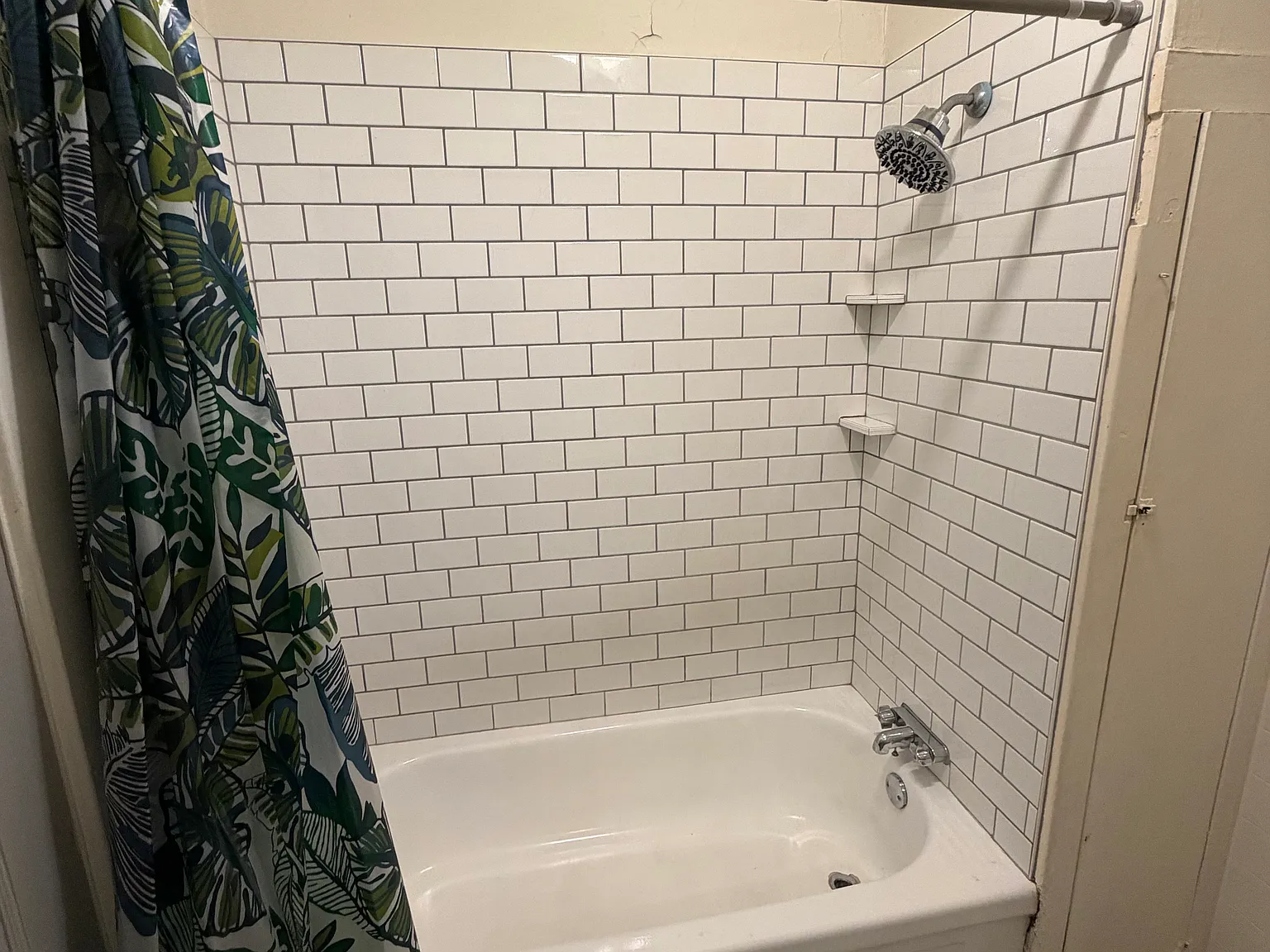 1 bed, 850 sqft, $1,050 — Photo 2