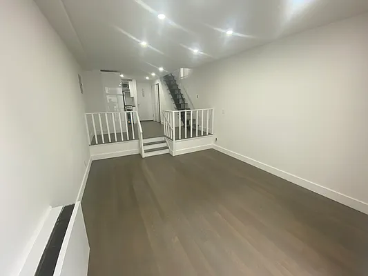 Rented by Mallory Management Corp | media 14