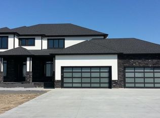 1060 49th Ter W, West Fargo, ND 58078