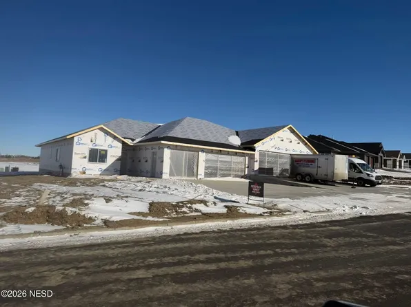 551 Kaylee Ct, Watertown, SD 57201