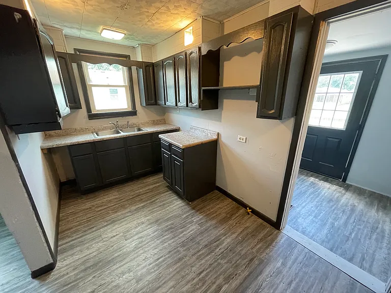 15510 College Ave #G — Photo 3