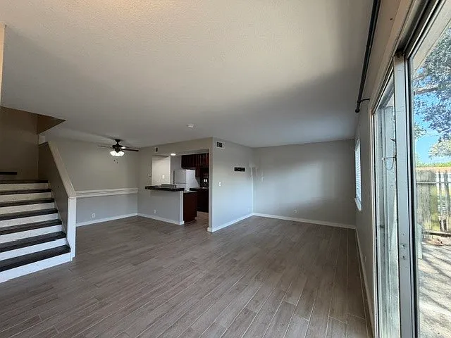 2 bed, 1.5 bath, 1042 sqft, $1,500 — Photo 3