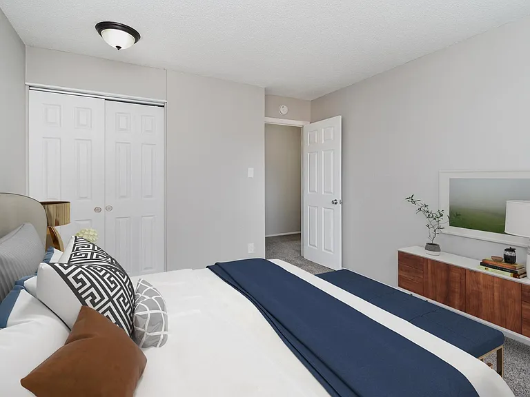 The Heights Apartments — Photo 6