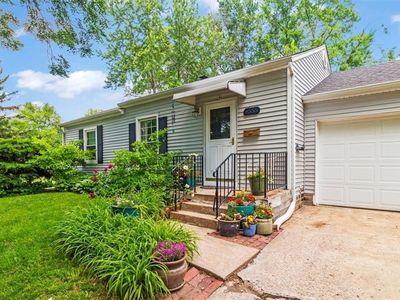 8555 Hiawatha Rd, Kansas City, MO, 64114