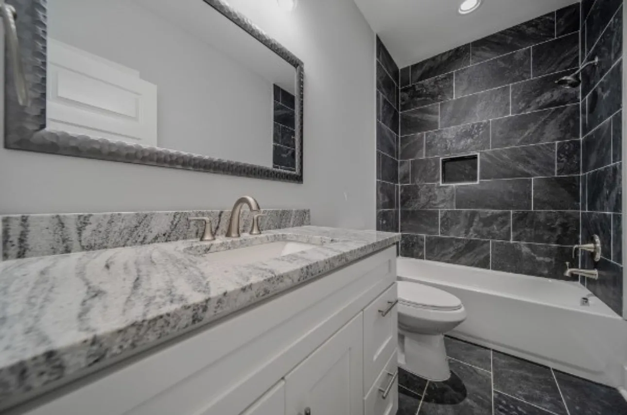 3 bed, 2.5 bath, 2176 sqft, $3,300 — Photo 4