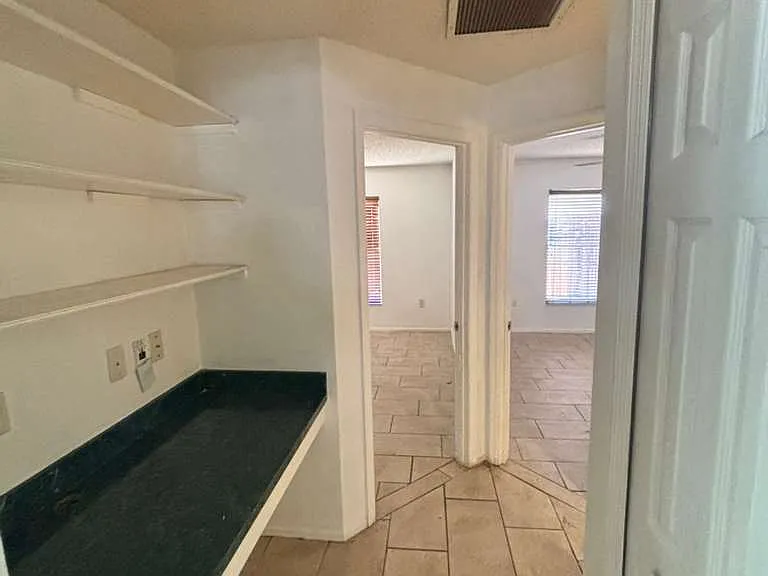 2713 Palm Isle Way — Photo 9