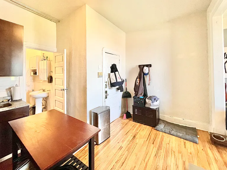 1359 W Chicago Ave #C2 — Photo 8