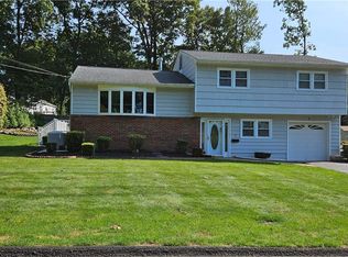 3 Clifford Ct, Nanuet, NY 10954