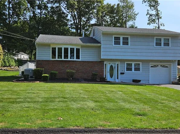 3 Clifford Court, Nanuet, NY 10954