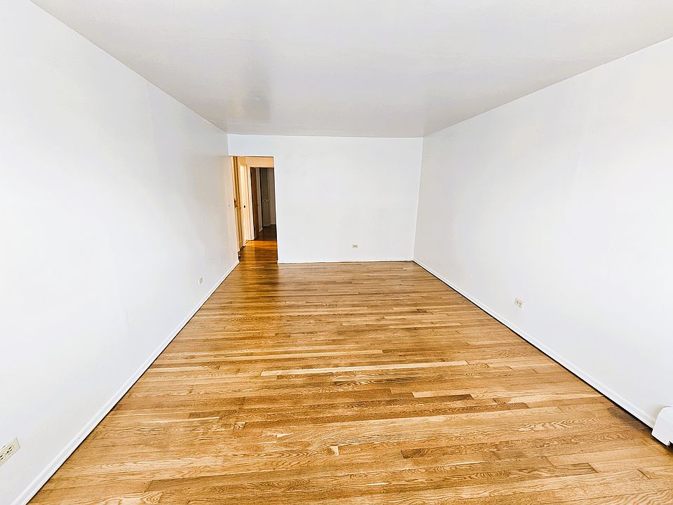 super large living / dining space!